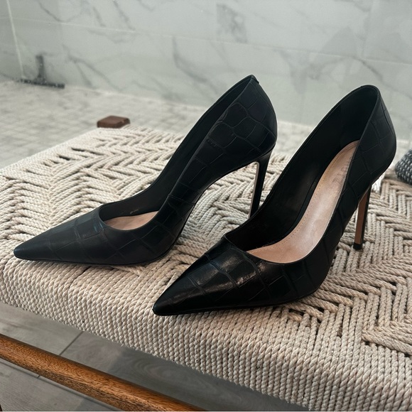 🖤🖤Schutz Black Croc-Embossed Pointed-Toe Pumps – Size 7 | 4” Heel - Picture 6 of 9
